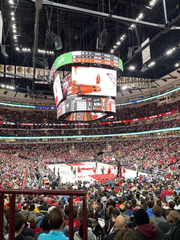United Center, section: 118, row: 15, seat: 13