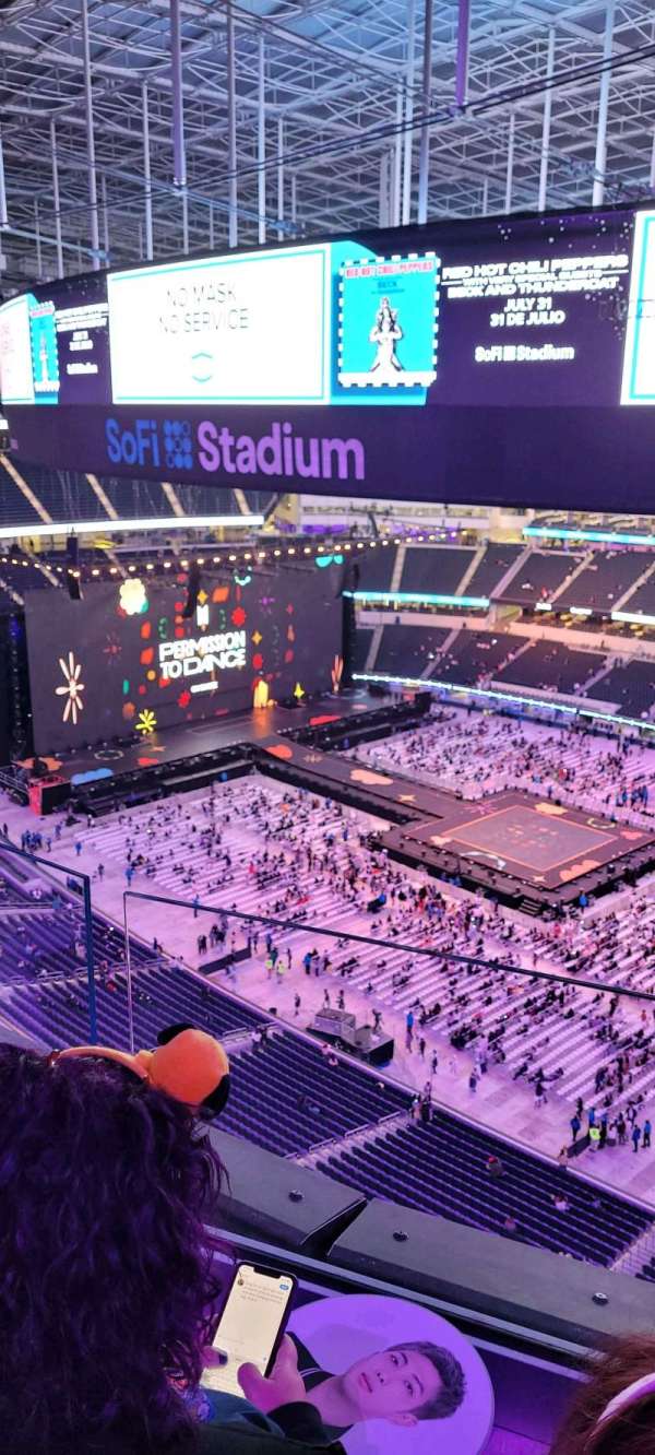 SoFi Stadium, section: 420, row: 2, seat: 9