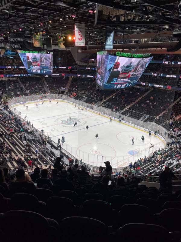 Climate Pledge Arena, section: 123, row: R, seat: 9