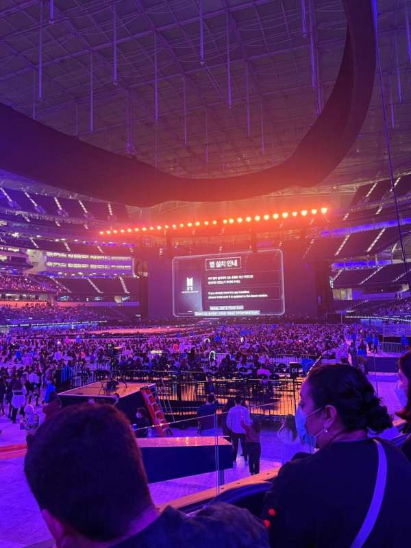 SoFi Stadium, section: C126, row: 4, seat: 6