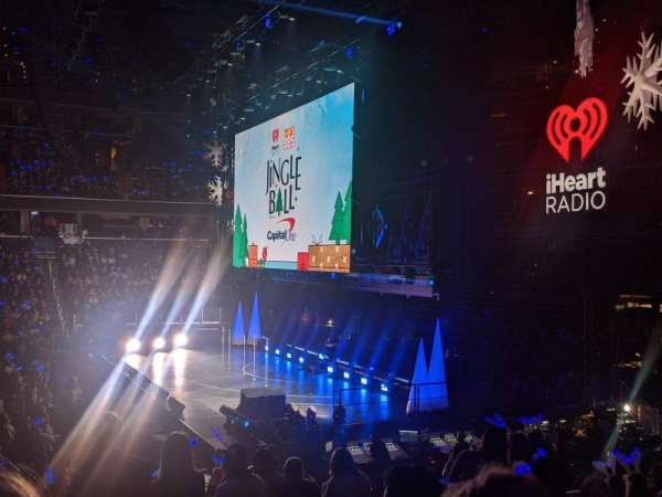 Capital One Arena, section: 112, row: R, seat: 14