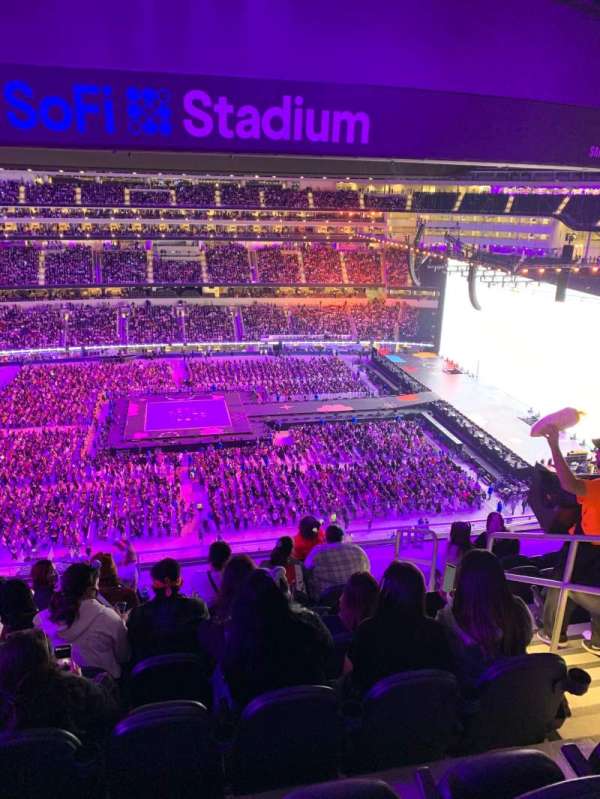 SoFi Stadium, section: 349, row: 8, seat: 4