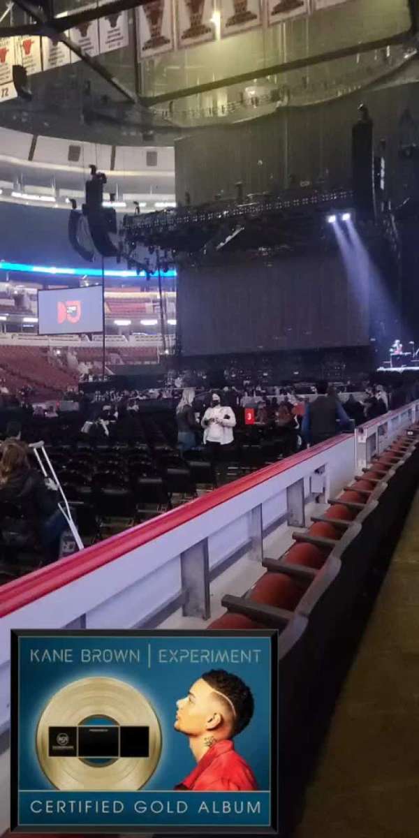 United Center, section: 102, row: 2, seat: 19
