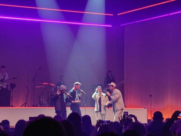 Chicago Theatre, section: MNFL4L, row: FF, seat: 411