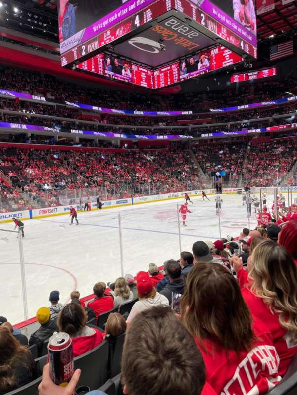 Little Caesars Arena, section: 125, row: 7, seat: 10