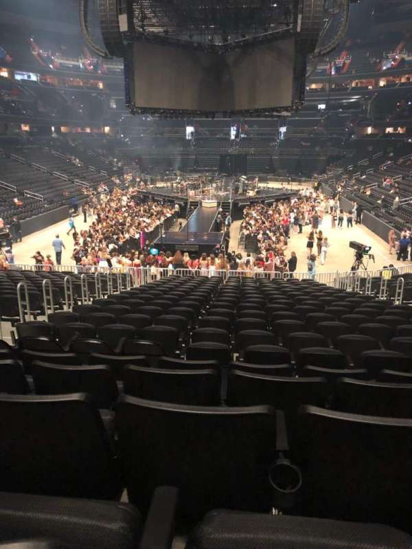 Capital One Arena, section: 106, row: T, seat: 6
