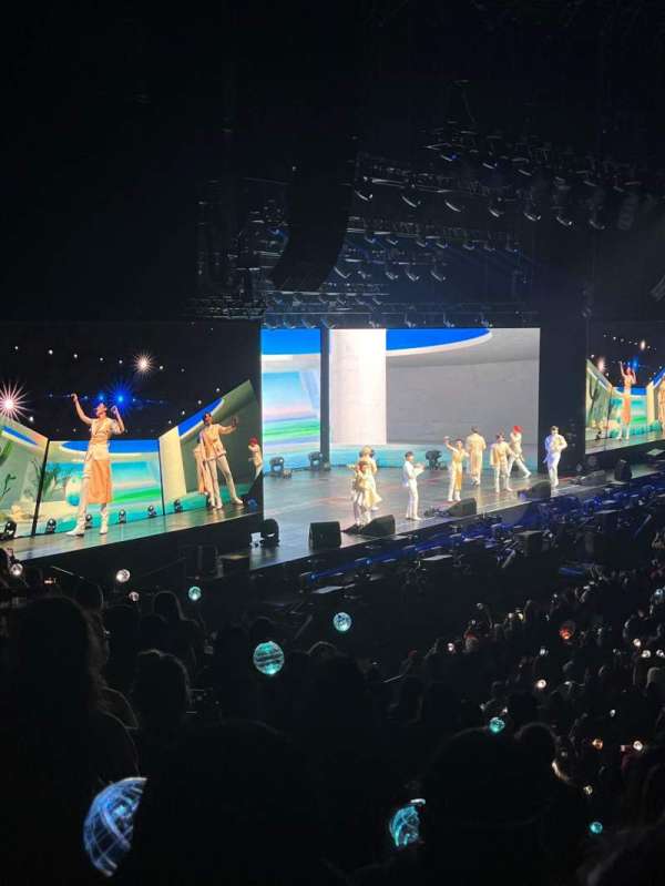 Kia Forum, section: 127, row: 9, seat: 3