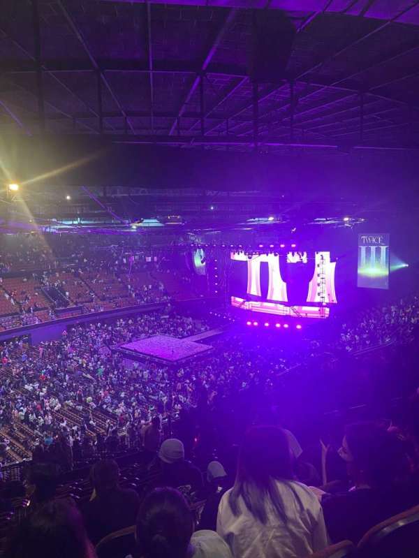 Kia Forum, section: 205, row: 16, seat: 7