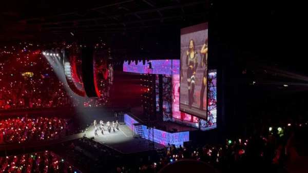 Kia Forum, section: 211, row: 5, seat: 3