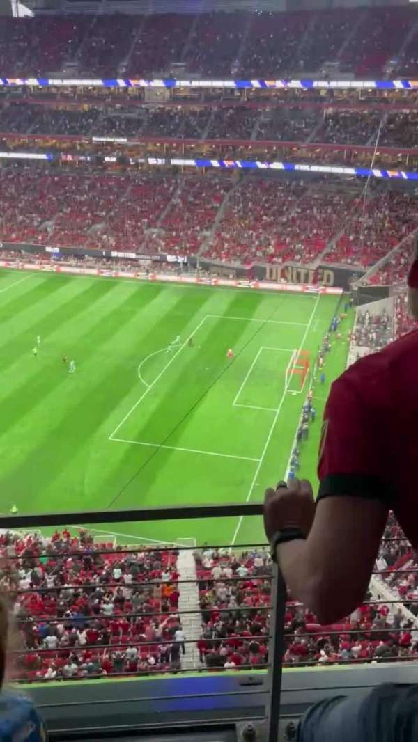 Mercedes-Benz Stadium, section: 334, row: 2, seat: 17