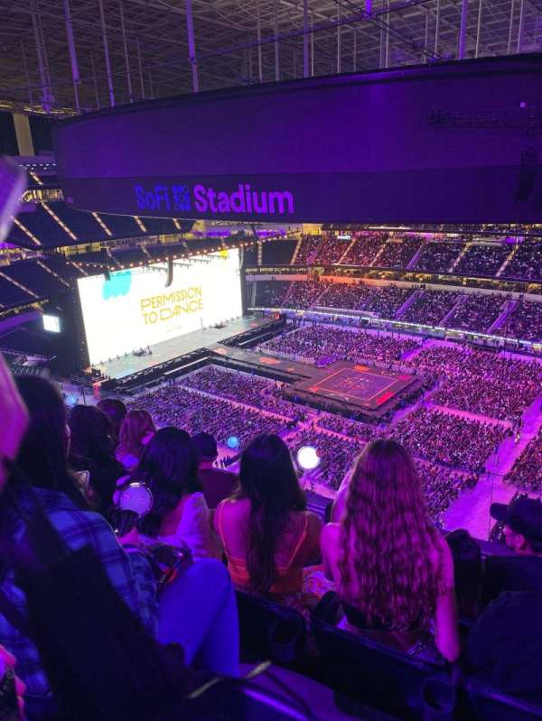 SoFi Stadium, section: 419, row: 4, seat: 3