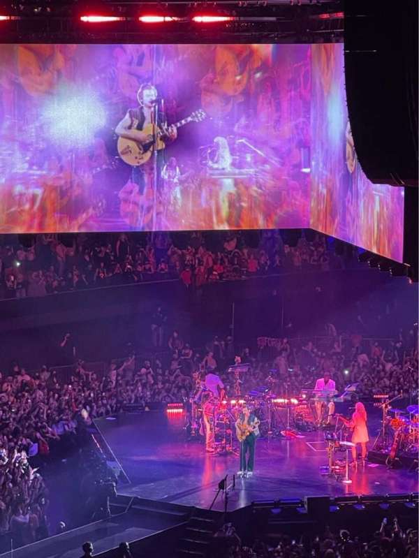 Kia Forum, section: 203, row: 5, seat: 2