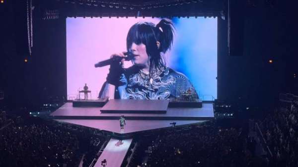 United Center, section: 208, row: 6, seat: 7