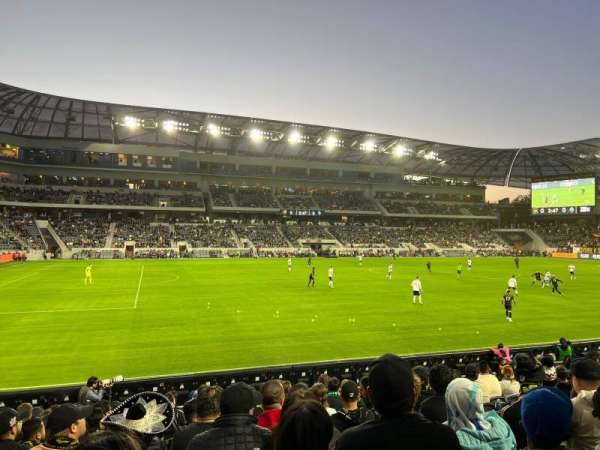 BMO Stadium, section: 116, row: M, seat: 16