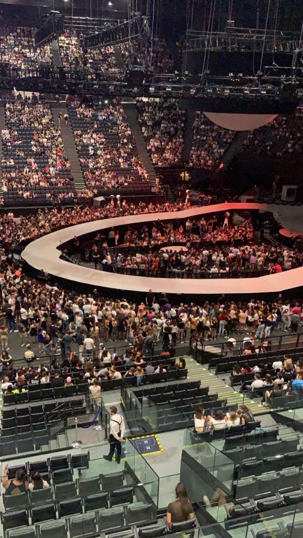 Accor Arena, section: Balcon E, row: 86, seat: 32