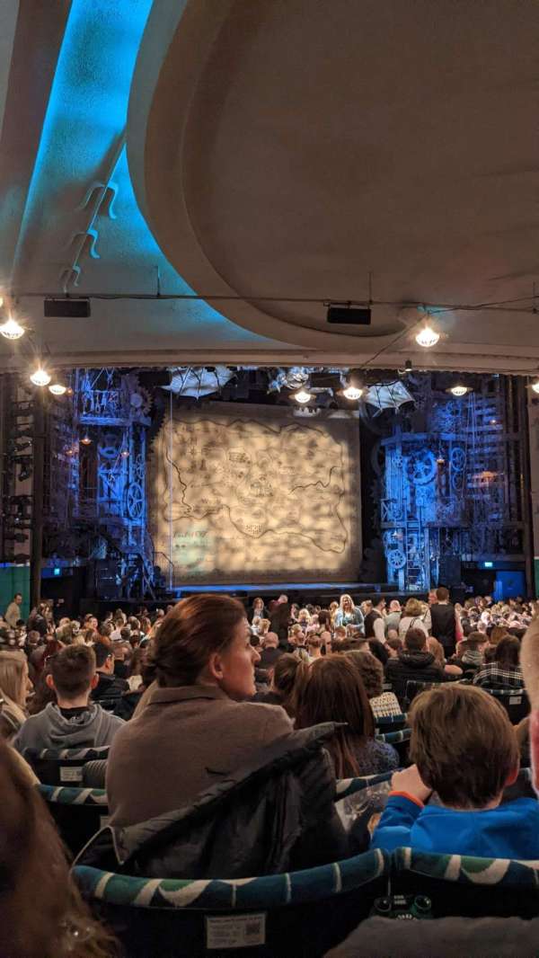 Apollo Victoria Theatre, section: Stalls, row: ZD, seat: 43