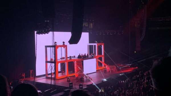 AO Arena, section: 102, row: Q, seat: 27