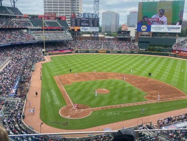 Truist Park, section: 323, row: 3, seat: 7