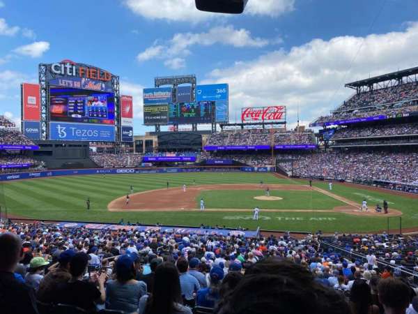 Citi Field, section: 121, row: 31, seat: 4