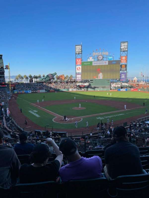 Oracle Park, section: 214, row: E, seat: 5