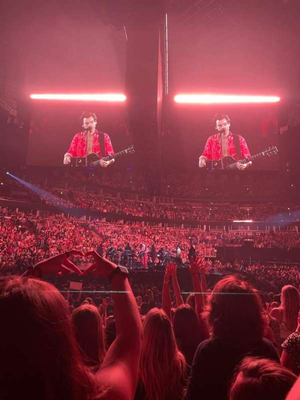 United Center, section: 102, row: 6, seat: 9