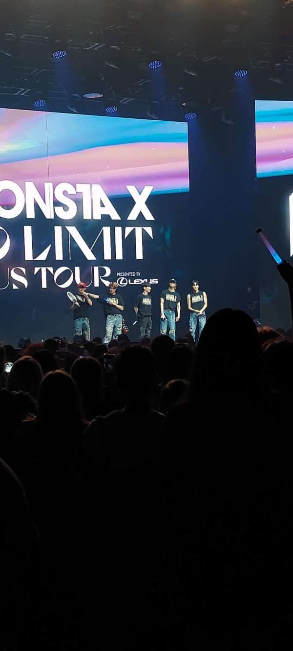 Chicago Theatre, section: MNFL2L, row: G, seat: 203