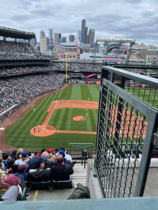 T-Mobile Park, section: 325, row: 9, seat: 1