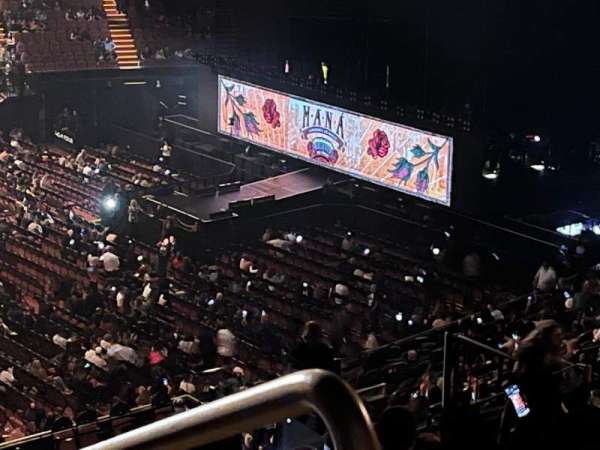 Kia Forum, section: 207, row: 15, seat: 15