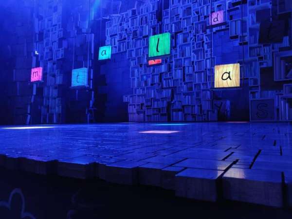 Cambridge Theatre, section: Stalls, row: A, seat: 4