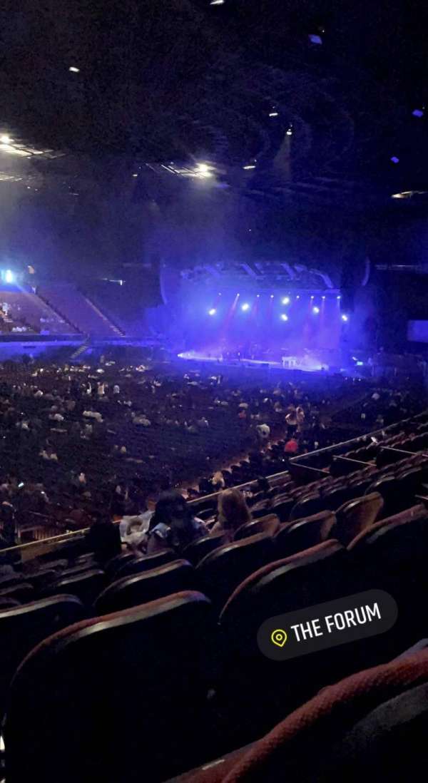 Kia Forum, section: 105, row: 10, seat: 4