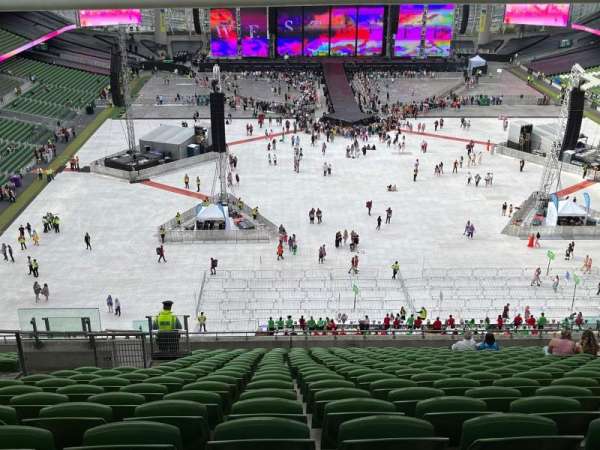 Aviva Stadium, section: 516, row: W, seat: 9