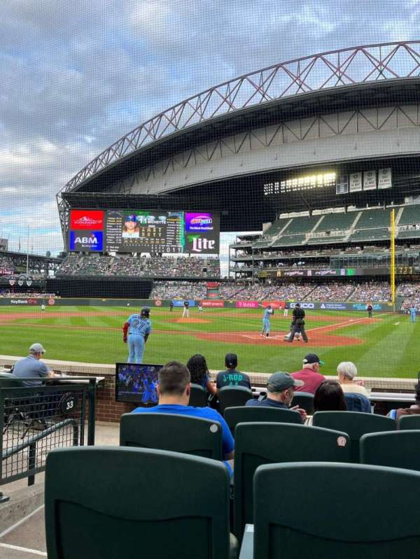 T-Mobile Park, section: 33, row: G, seat: 19