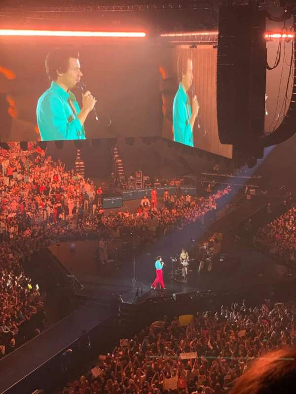Mohegan Sun Arena, section: 110, row: H, seat: 21