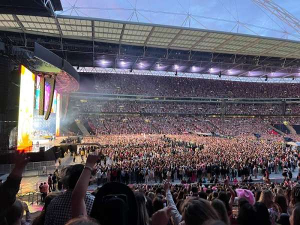 Wembley Stadium, section: 126, row: 27, seat: 110