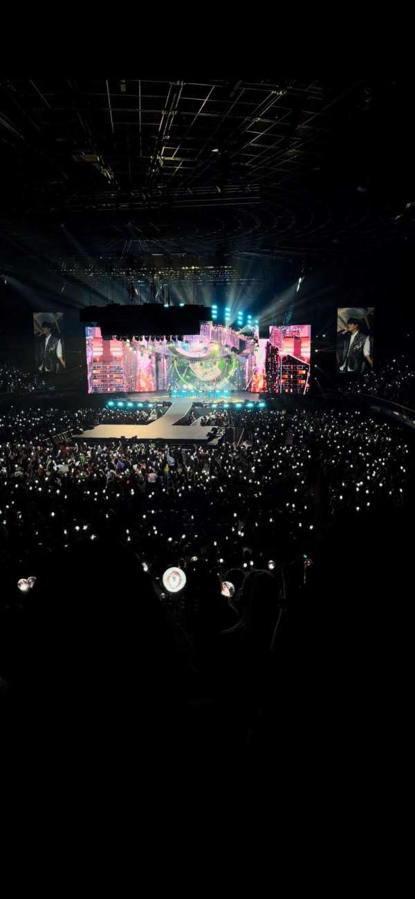 Kia Forum, section: 102, row: 14, seat: 9
