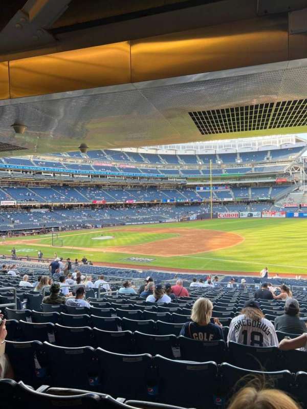 Yankee Stadium, section: 113, row: 19, seat: 9