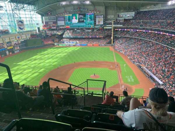 Daikin Park, section: 415, row: 7, seat: 2