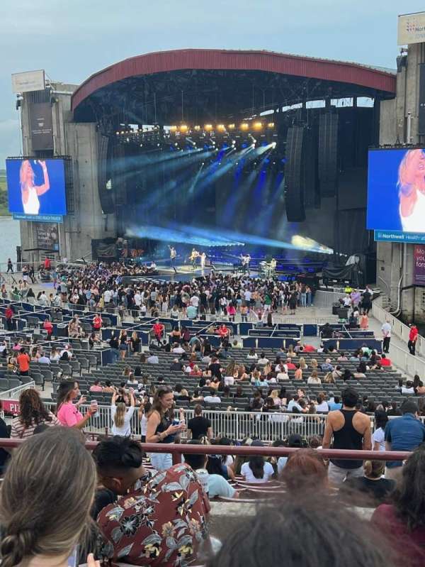 Jones Beach Theater, section: 201, row: EE, seat: 20