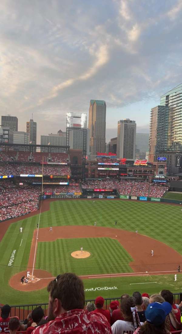 Busch Stadium, section: 346, row: 8, seat: 5