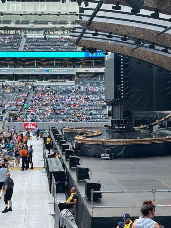 MetLife Stadium, section: 111A, row: 11, seat: 12
