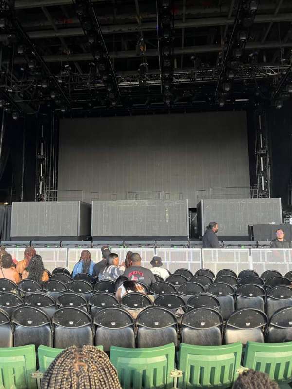 Pine Knob Music Theatre, section: CTR2, row: D, seat: 5
