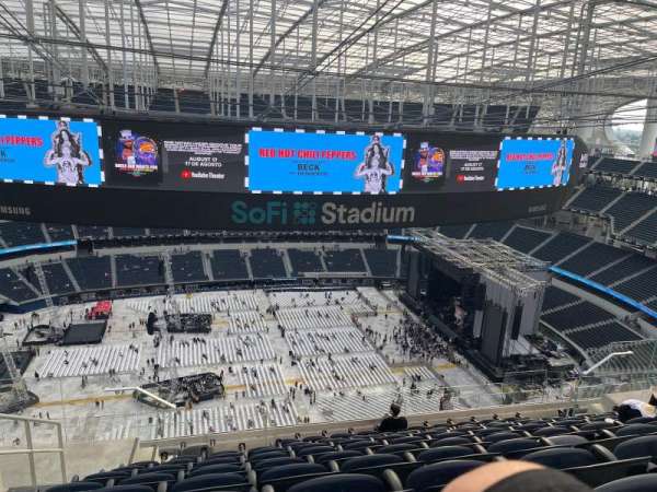 SoFi Stadium, section: 539, row: 10, seat: 21