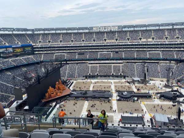 MetLife Stadium, section: 338, row: 17, seat: 21