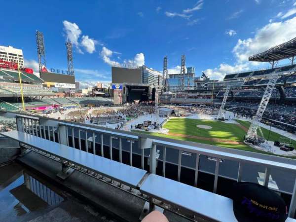 Truist Park, section: 231, row: 1, seat: 6