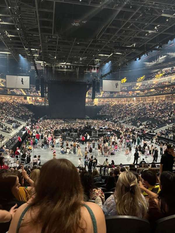 UBS Arena, section: 110, row: 18, seat: 6