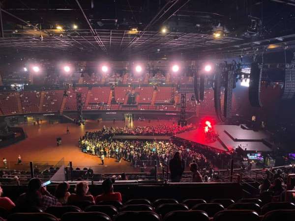 Kia Forum, section: 210, row: 10, seat: 10