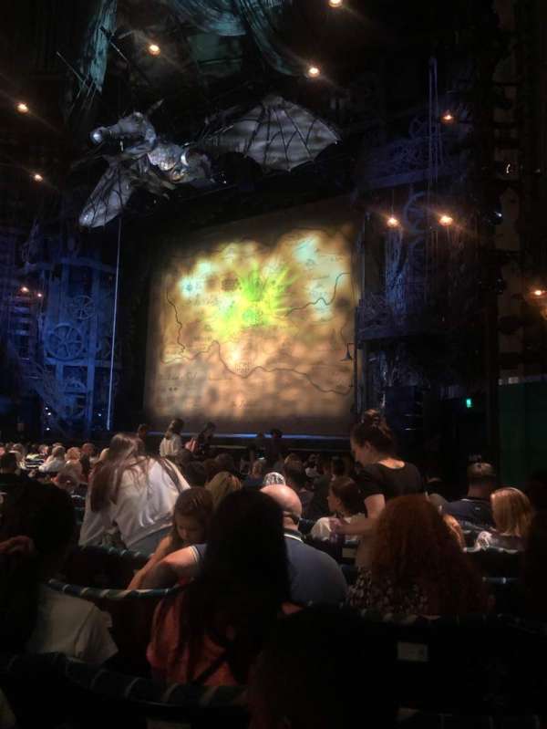 Apollo Victoria Theatre, section: Stalls, row: P, seat: 4