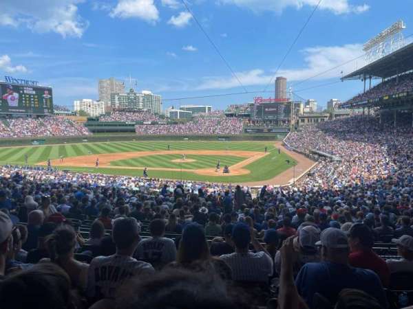 Wrigley Field, section: 215, row: 7, seat: 14