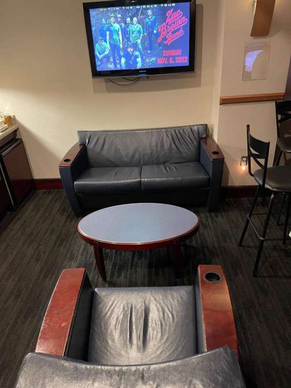 Oakland Arena, section: M6, seat: 1