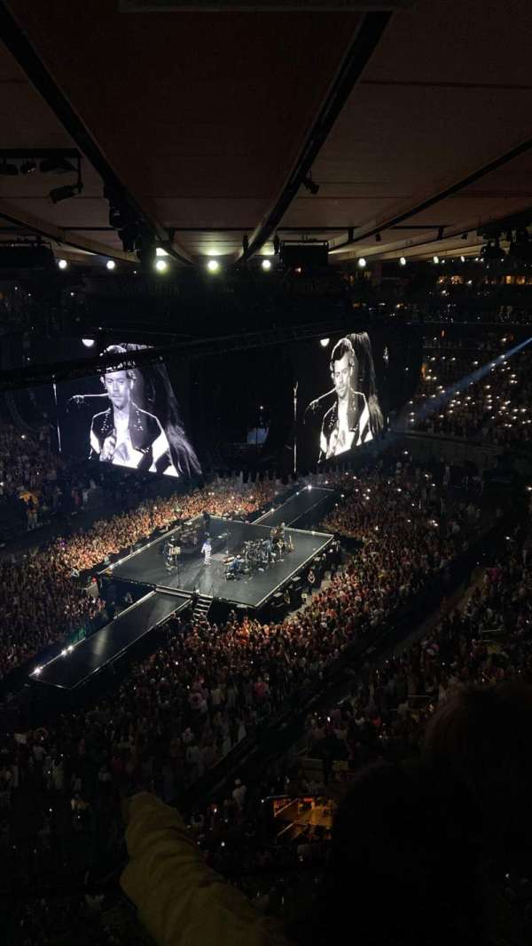 Madison Square Garden, section: 323, row: 2